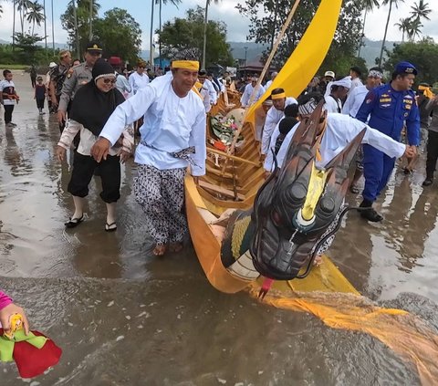 Festival Sekerat, Mengenal Budaya Kutai di Laut