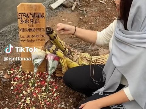 Viral Wanita ‘Remake’ Video di Makam Sahabatnya yang Sudah Meninggal, Bikin Haru
