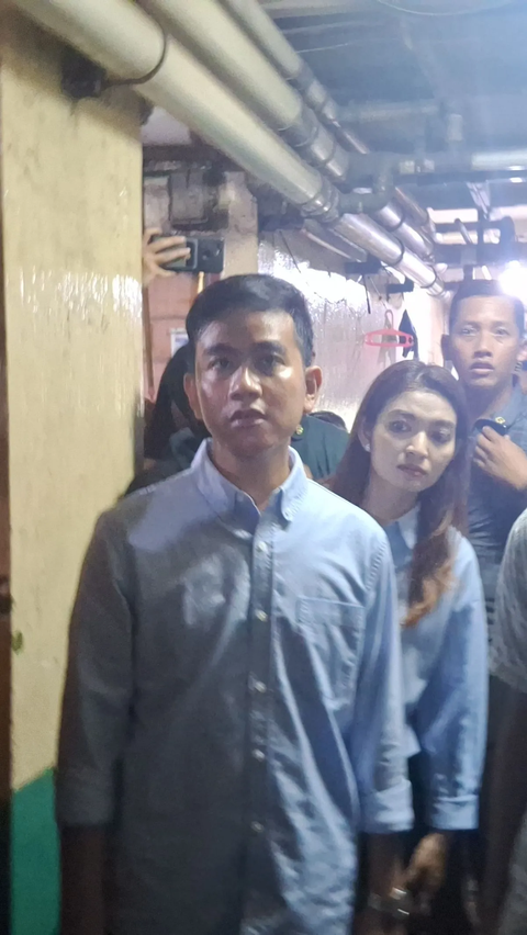 Gibran Ajak Warga Bersihkan Rusun Cilincing