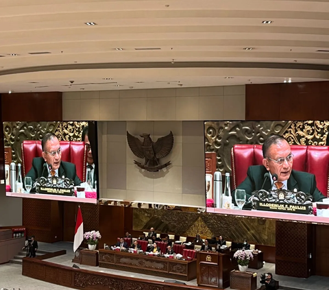 Jokowi tetap menginginkan pemilihan gubernur di tangan rakyat, bukan presiden. Dalam RUU itu disebutkan Gubernur Jakarta akan dipilih oleh presiden.
