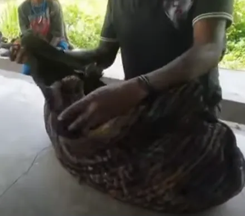 Prajurit Kopassus Ini Akan Pulang Tugas dari Papua, Panglima Perang Moro Kogoya Meminta Barang-barang yang Ada di Pos 'Semua Satu Pos Kasih'