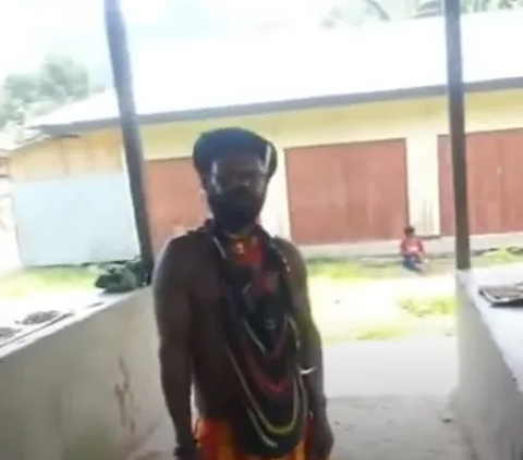 Prajurit Kopassus Ini Akan Pulang Tugas dari Papua, Panglima Perang Moro Kogoya Meminta Barang-barang yang Ada di Pos 'Semua Satu Pos Kasih'