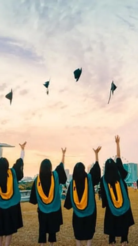 Momen Wisuda Ditemani Ortu