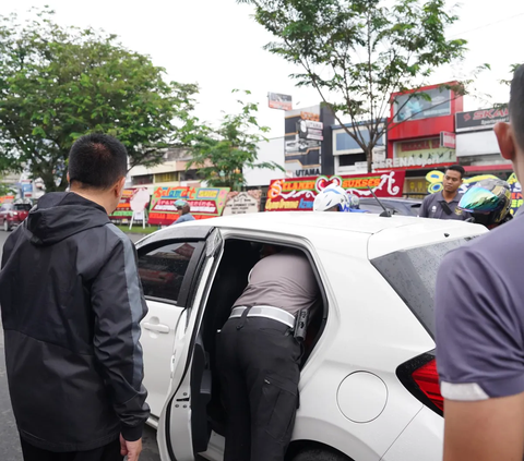 Lihat Wanita Ditabrak Mobil saat Lari Pagi, Jenderal Polisi Langsung Gendong dan Bawa ke RS