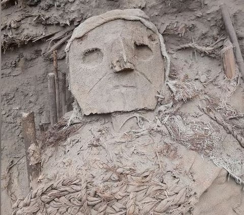 Arkeolog Peru Temukan 73 Mumi dengan Topeng, Dibungkus Kain Kafan Warna Warni