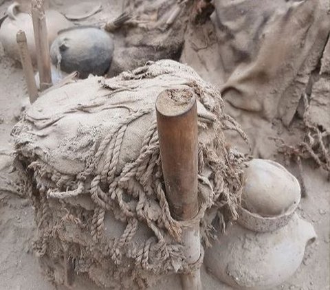 Arkeolog Peru Temukan 73 Mumi dengan Topeng, Dibungkus Kain Kafan Warna Warni