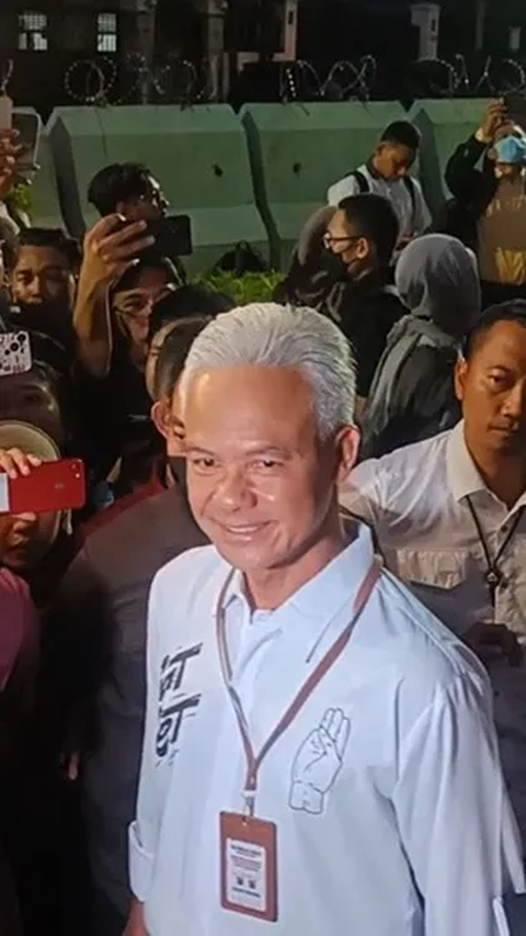 Ganjar dan Mahfud Tiba di KPU untuk Mengikuti Debat