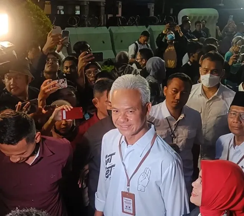 Ganjar dan Mahfud Tiba di KPU untuk Mengikuti Debat