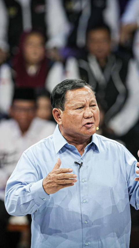 Capres Prabowo dalam debat perdana Pilpres 2024