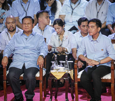 Pasangan Prabowo dan Gibran dalam debat perdana Pilpres 2024