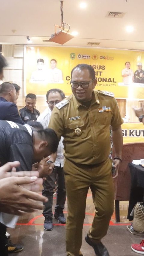 Pesan Wabup Kasmidi ke Peserta Kursus Wasit Nasional C III: Harus Tegakkan Aturan