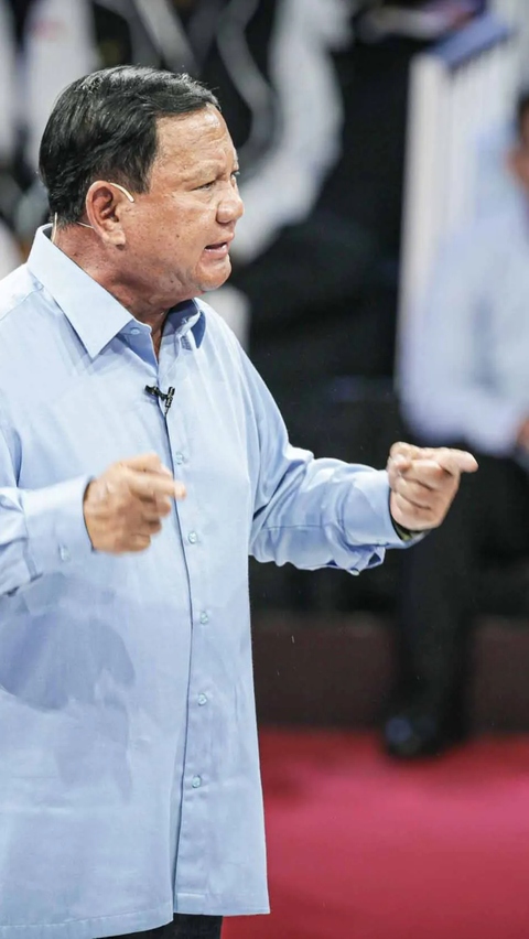 Capres Prabowo dalam debat perdana Pilpres 2024
