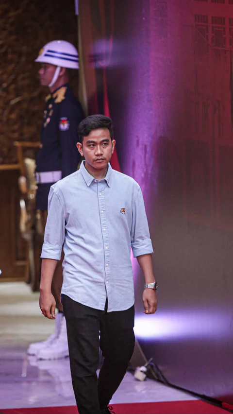 Pasangan Prabowo dan Gibran dalam debat perdana Pilpres 2024