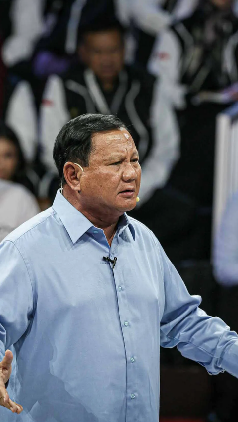 Capres Prabowo dalam debat perdana Pilpres 2024