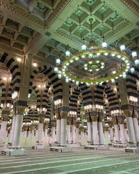 Abadikan Setiap Sudut Masjid Nabawi