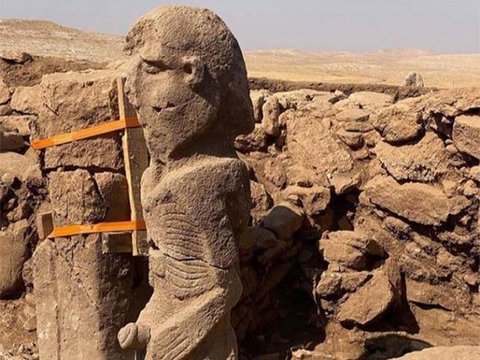 Creating a Stir with the Discovery of an 11,000-Year-Old Human Statue, Its Form is Vulgar