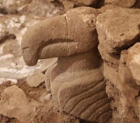 Karahan Tepe di pegunungan Germuş di tenggara Turki dekat perbatasan dengan Suriah adalah situs arkeologi menarik yang hampir setua Göbekli Tepe, tempat para ilmuwan menemukan megalit tertua di dunia. <br>