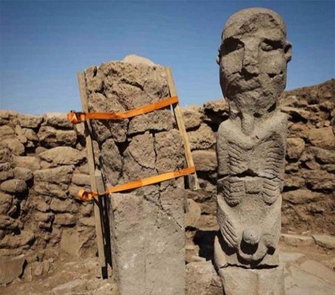 Creating a Stir with the Discovery of an 11,000-Year-Old Human Statue, Its Form is Vulgar