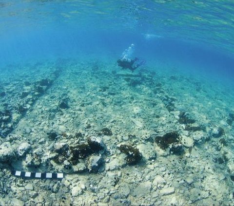 Exciting Discovery of a 5,000-Year-Old City Under the Sea, Roads and Burial Sites Intact!