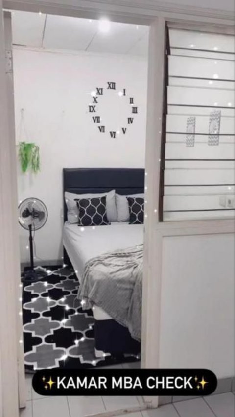 Tasyi Athasyia mendesain kamar ART-nya dengan konsep monokrom.