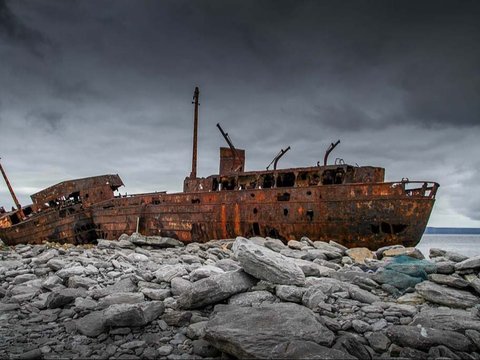 Geger 'Kapal Hantu' Tiba-tiba Hilang Lalu Muncul Lagi, Satu Negara Heboh