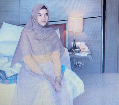 Menikah dengan Duda Lebih Tua 24 Tahun, Kisah Cinta Wanita Ini Viral Curi Perhatian