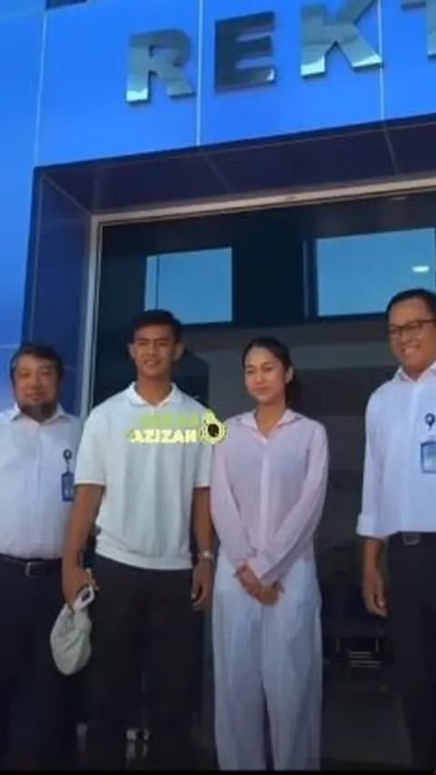 Inilah potret saat Arhan dan istrinya mengunjungi Udinus.