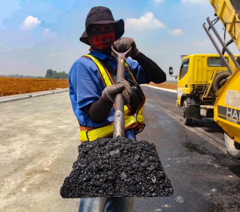 FOTO: Melihat Teknologi Pengaspalan Jalan Menggunakan 410 Ton Aspal Plastik untuk Proyek Jalan Perumahan BSD Serpong