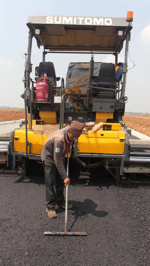 FOTO: Melihat Teknologi Pengaspalan Jalan Menggunakan 410 Ton Aspal Plastik untuk Proyek Jalan Perumahan BSD Serpong  <br>