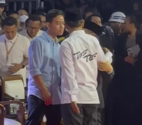 Momen Pelukan Mahfud, Gibran dan Cak Imin usai Debat Capres, Ternyata Ini yang Mereka Bicarakan