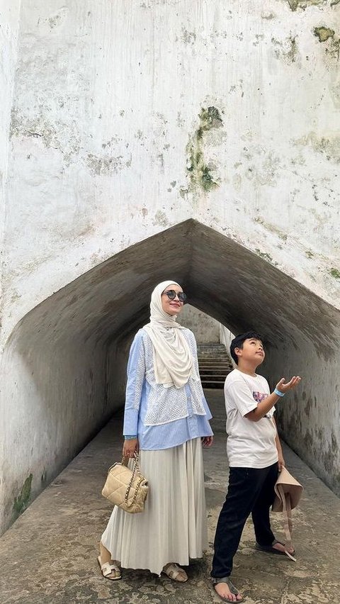 Foto-foto Keseruan Shireen Sungkar Liburan di Yogyakarta Bareng 'Anak Bujang'