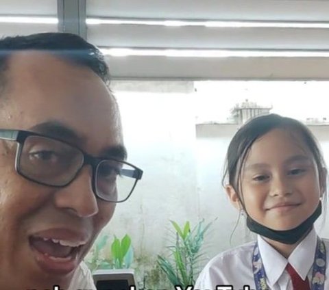 Viral 2nd Grader Fluent in English, Only Learned Through YouTube