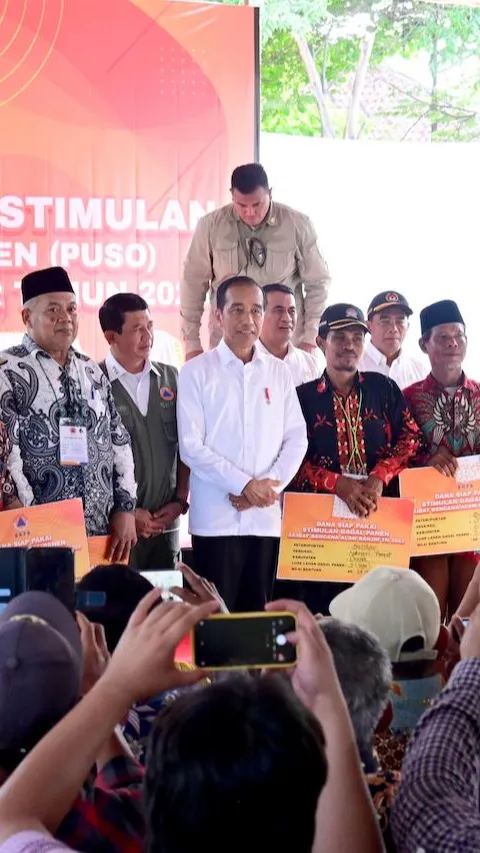 Jokowi Salurkan BLT ke Petani Terdampak Puso, Bantuan Rp8 Juta Per 1 Hektare