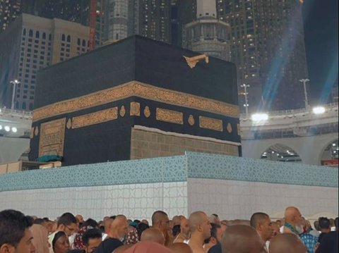 Kaaba Closed off by Fence and Pilgrims Cannot Touch It Temporarily
