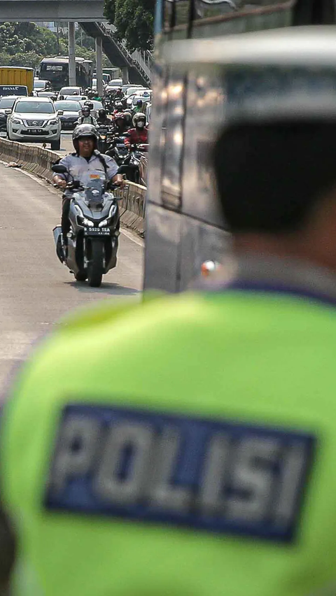 Tidak Ada Tilang Manual selama Nataru 2023, Polisi Diminta Tetap Tindak Pengendara yang Membahayakan
