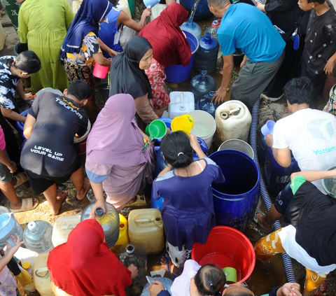 Sempat Kekeringan, Warga di Beberapa Wilayah Banten Mendapat Bantuan Air Bersih