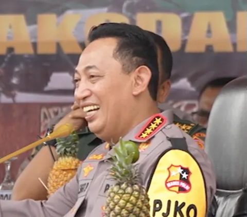 Prajurit ini Ngefans ke Kapolri Sampai Minta Foto Bareng, Panglima TNI 'Kenapa Enggak Mau sama Saya? Saya Galak'