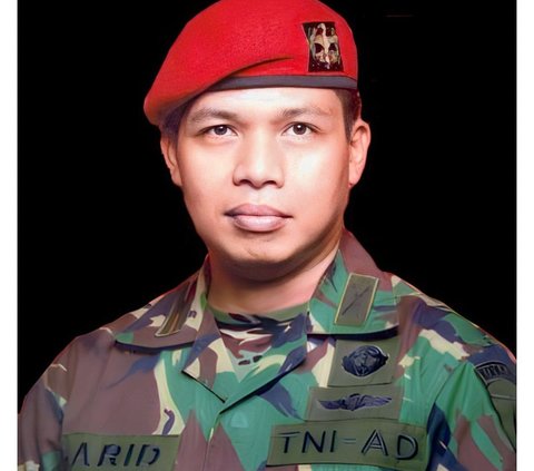 Kepala Staf Komando Cadangan Strategis Angkatan Darat (Kas Kostrad) Mayjen Farid Makruf bagikan foto lawasnya saat masih menjadi perwira muda.