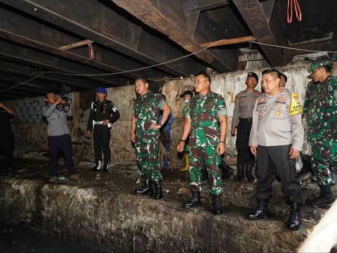 Jenderal Maruli Simanjuntak Sampai Terjun Langsung, Ratusan Anggota TNI-Polri Dikerahkan ke Sungai Krukut