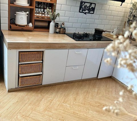 Potret Desain Dapur Manis dengan Aksen Rotan Bernuansa Modern