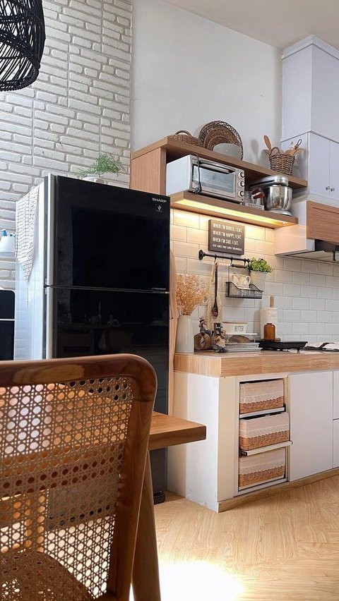 Potret Desain Dapur Manis dengan Aksen Rotan Bernuansa Modern