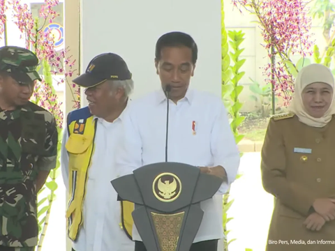 Jokowi's Funny Moment Intentionally Mentioning Minister Basuki's Full Title During Market Inauguration, Mr. Bas Got Awkward