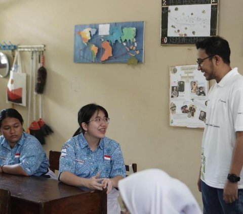 Edukasi Generasi Muda Peduli Lingkungan Melalui Sekolah Energi Berdikari di Semarang