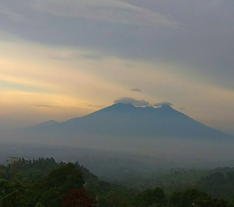 Usai Gempa, Jalur Pendakian Gunung Salak dan Kawah Ratu Ditutup