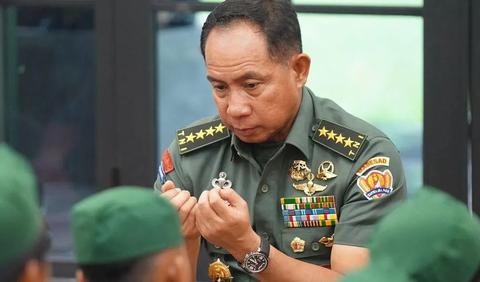 Sebagaimana diketahui, Agus Subiyanto mengikuti jejak sang ayah yang berprofesi di dunia militer. <br>