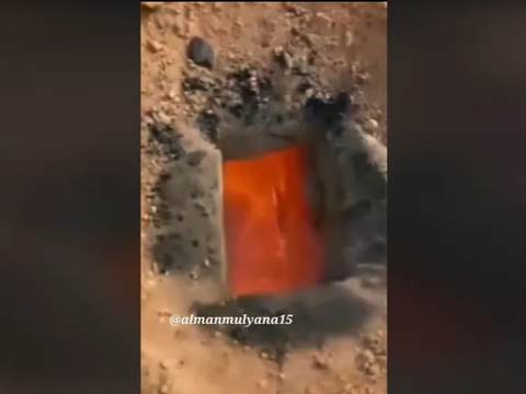 Viral, Penampakan Makam yang Keluarkan Api & Ular di Tanah Arab