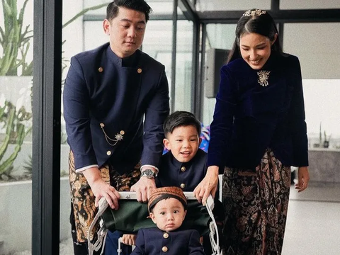 Usung Konsep Tradisional, ini Potret Lucu Baby Timo Anak Chef Arnold di Momen Ultah yang Pertama