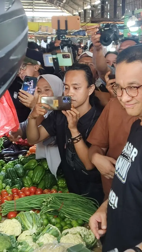 Kunjungi Pedagang Pasar Angso Duo Jambi, Anies Janji Bereskan Harga Sembako Jika jadi Presiden