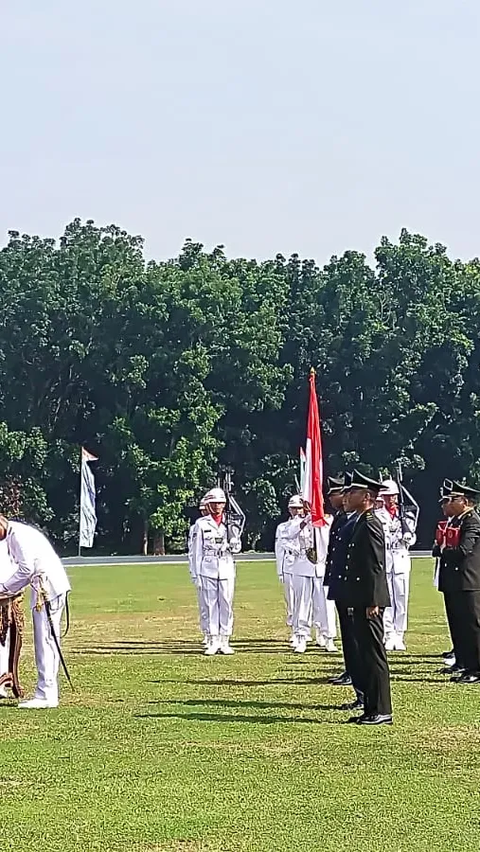 Pesan Tegas Kasal M. Ali ke Ratusan Perwira TNI Nakes usai 7 Bulan Digembleng di Lembah Tidar<br>