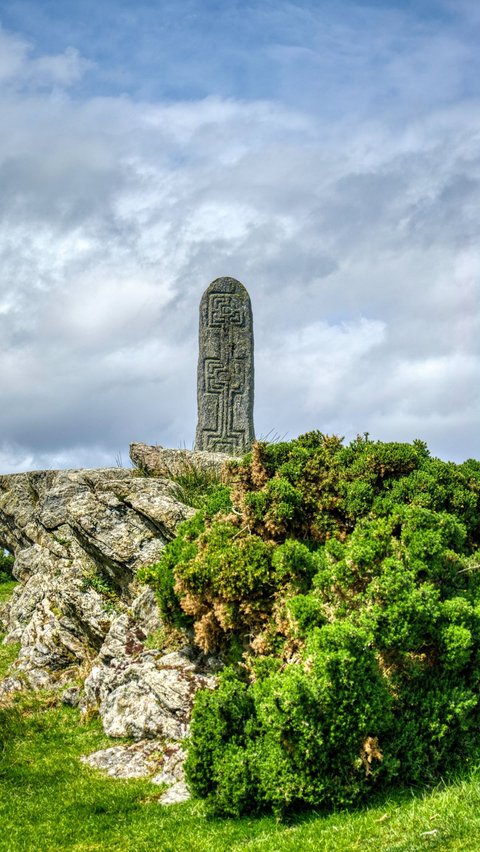 <b>Pengertian Menhir Beserta Ciri dan Fungsinya, Menarik Dipelajari</b>